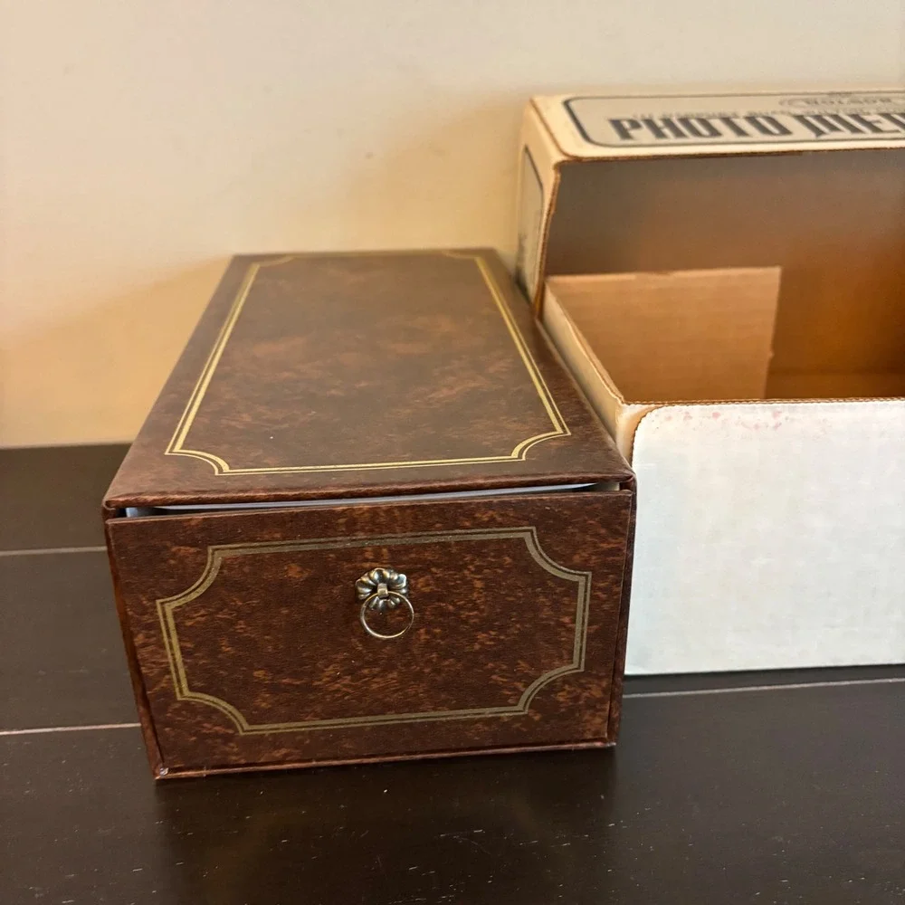 Vintage Holson Photo Memory Box | Faux Leather | 3.5 x 5 Photos | 200 Photos